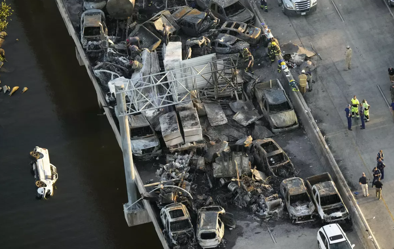 Photo of multiple car pileup on I-55 in Louisiana