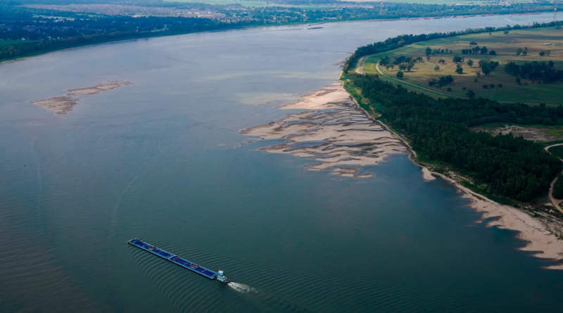 Ariel POV of the Mississippi River