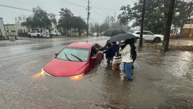 Flooded roadways in downtown New Orleans, LA